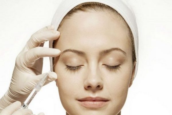 Tiêm botox là phương pháp giúp đánh bay vết nhăn vùng mắt một cách nhanh chóng và hiệu quả