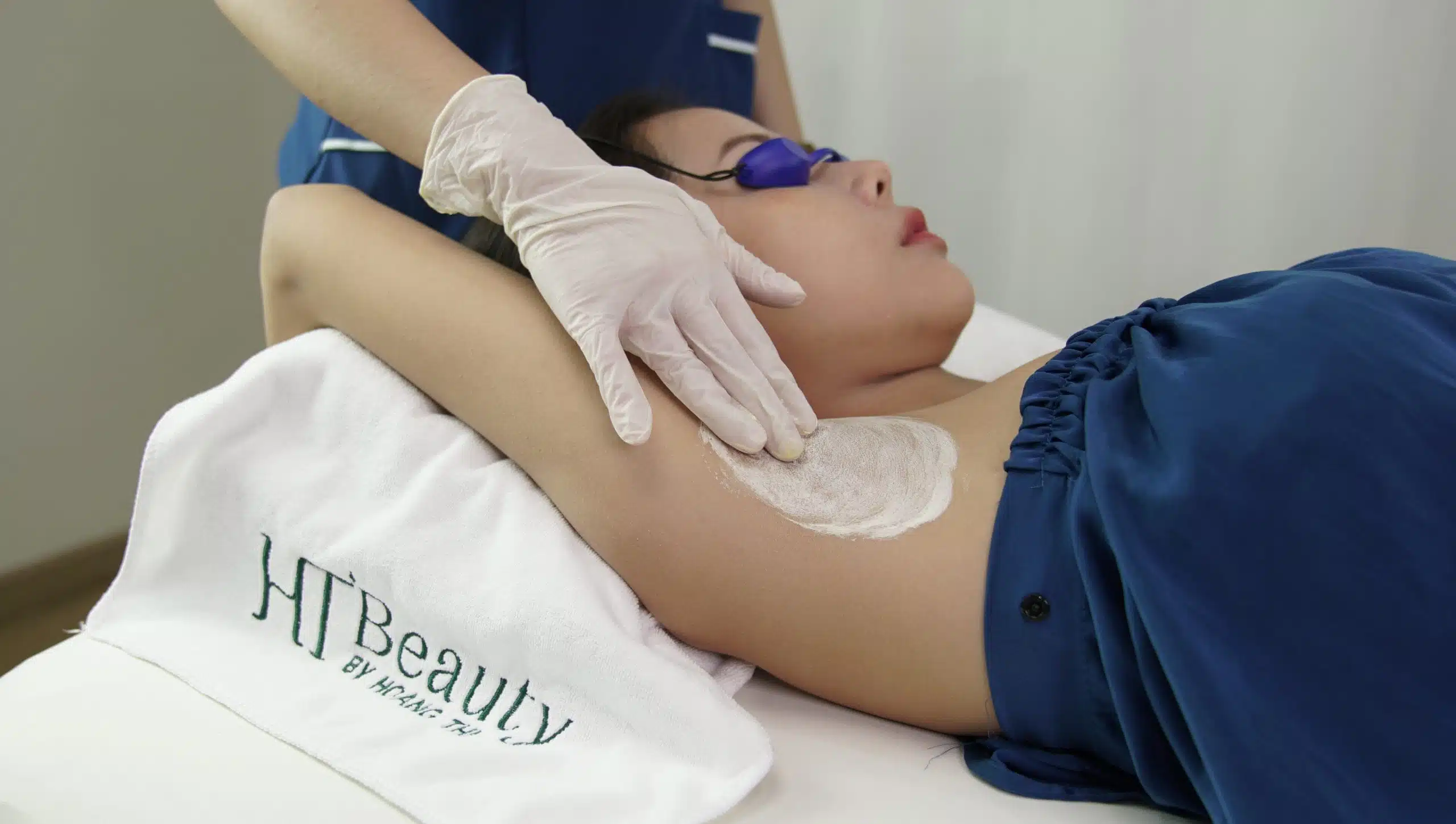 Điều trị thâm nách tại HT Beauty